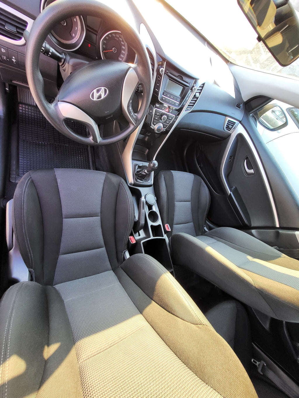 Autó kárpittisztítás - belső takarítás ás gőzös mélytisztítás