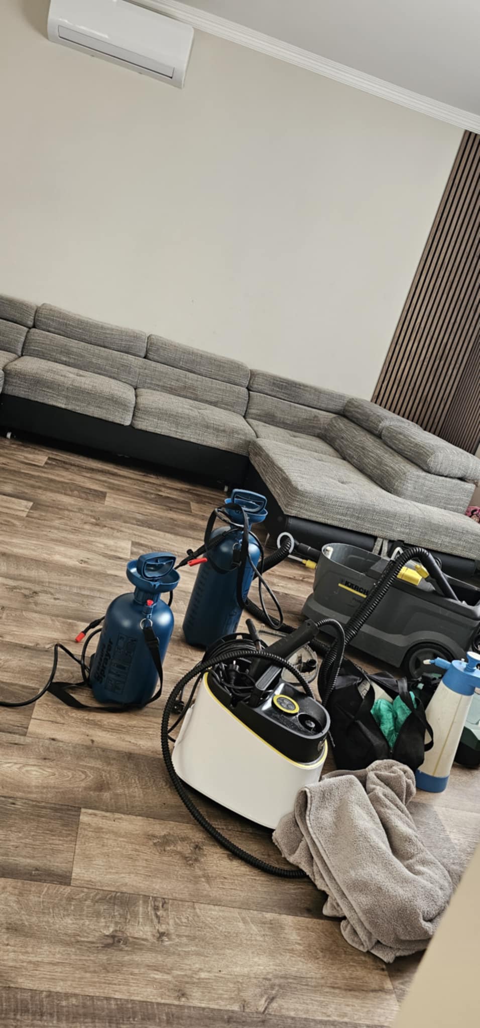 Kanapé gőzös kárpittisztítás (ülőgarnitúra, fotel, puff)